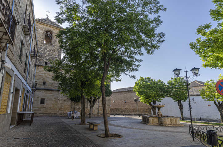 Jaén - Úbeda 093 - plaza de San Pedro.jpg